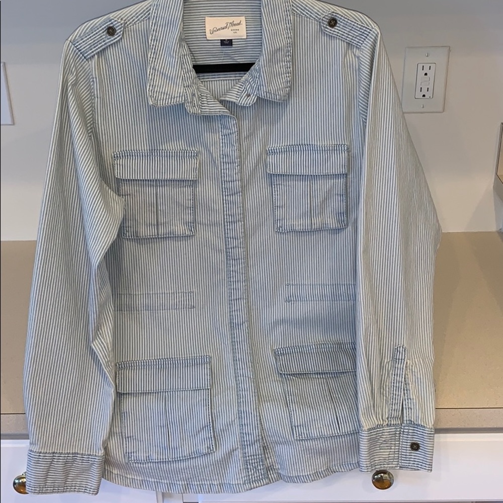 NWOT Universal Thread 4 Pocket Denim Stripe Shirt